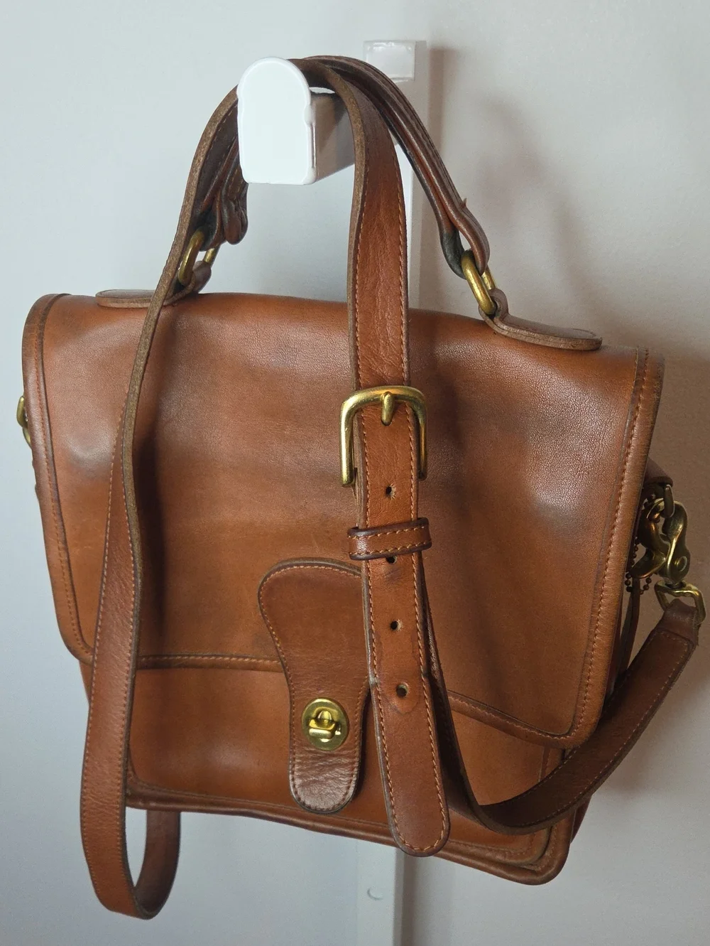 Vintage Coach Station Bag #5130 British Tan Glovetanned Leather Crossbody 90’s